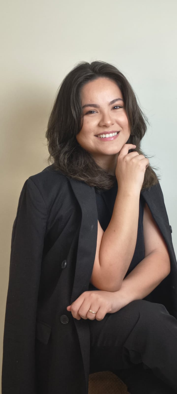 Retrato de Ketlyn Rocha, social media manager e designer